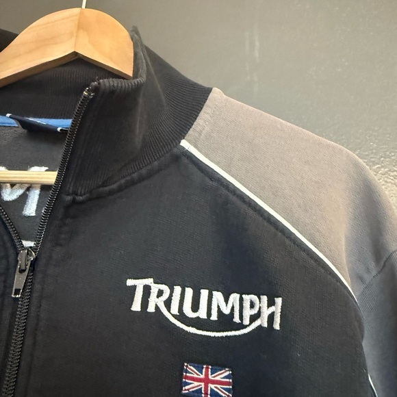 Triumph S Good used VINTAGE Black and Gray sweatshirt with jacket vibe patched - Picture 10 of 15